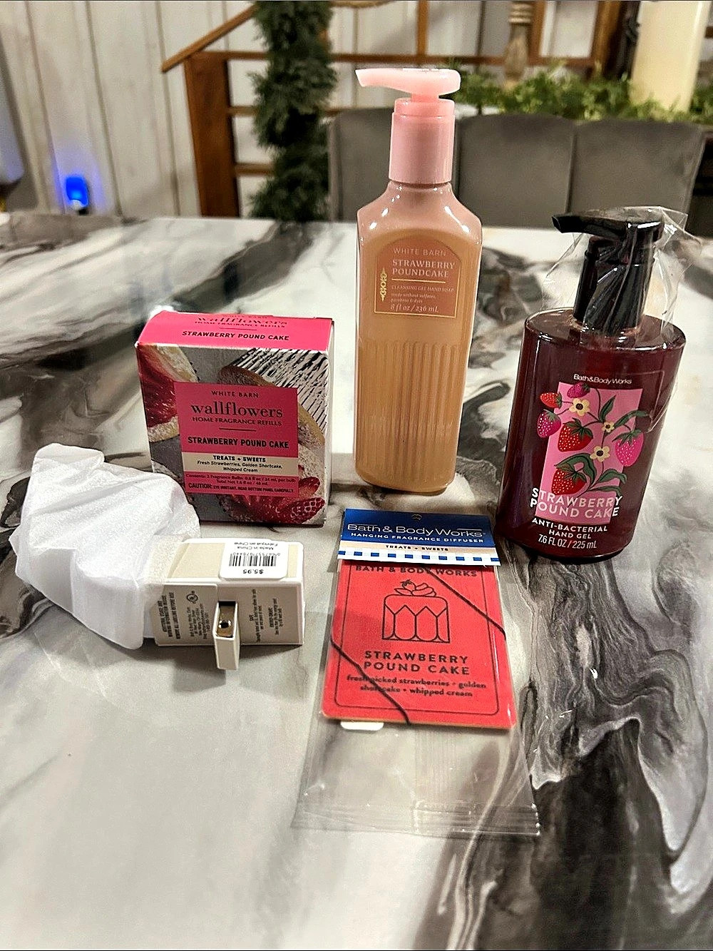 Bath & Body Works Strawberry Pound Cake Fragrance and Hand Gel Lot Set NWT